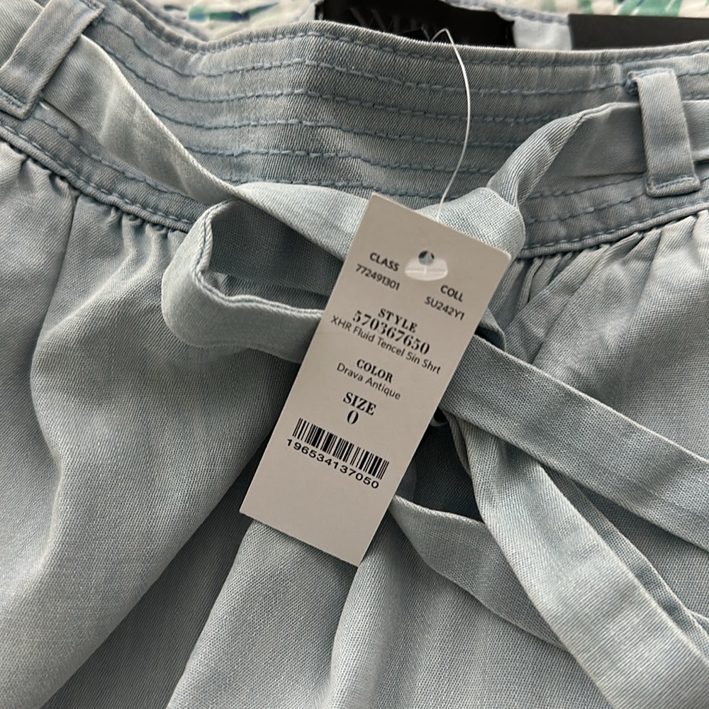 WHBM NWT 5” Short Extra High Rise! Super cute. - Picture 7 of 8